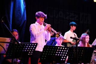 SUM_Jazzit_f